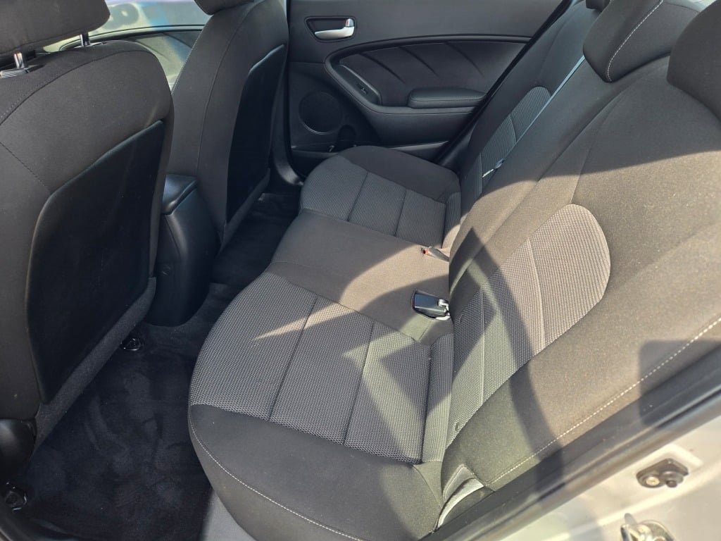 2018 Kia Forte LX Base photo 12