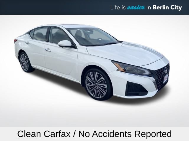 2023 Nissan Altima SL's photo