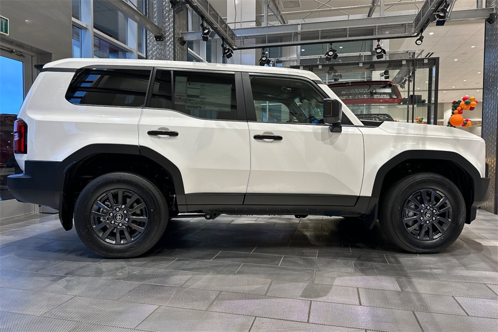 2026 Toyota Land Cruiser photo 3