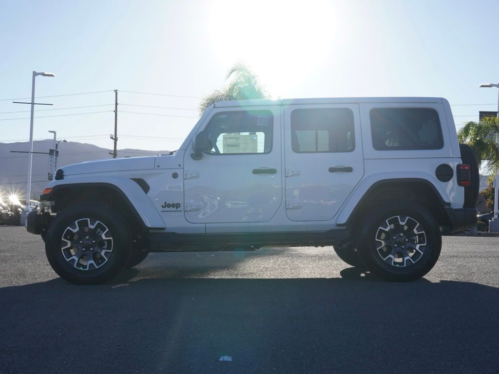 New 2026 Bright White Clear-Coat Exterior Paint Jeep Sahara image 7