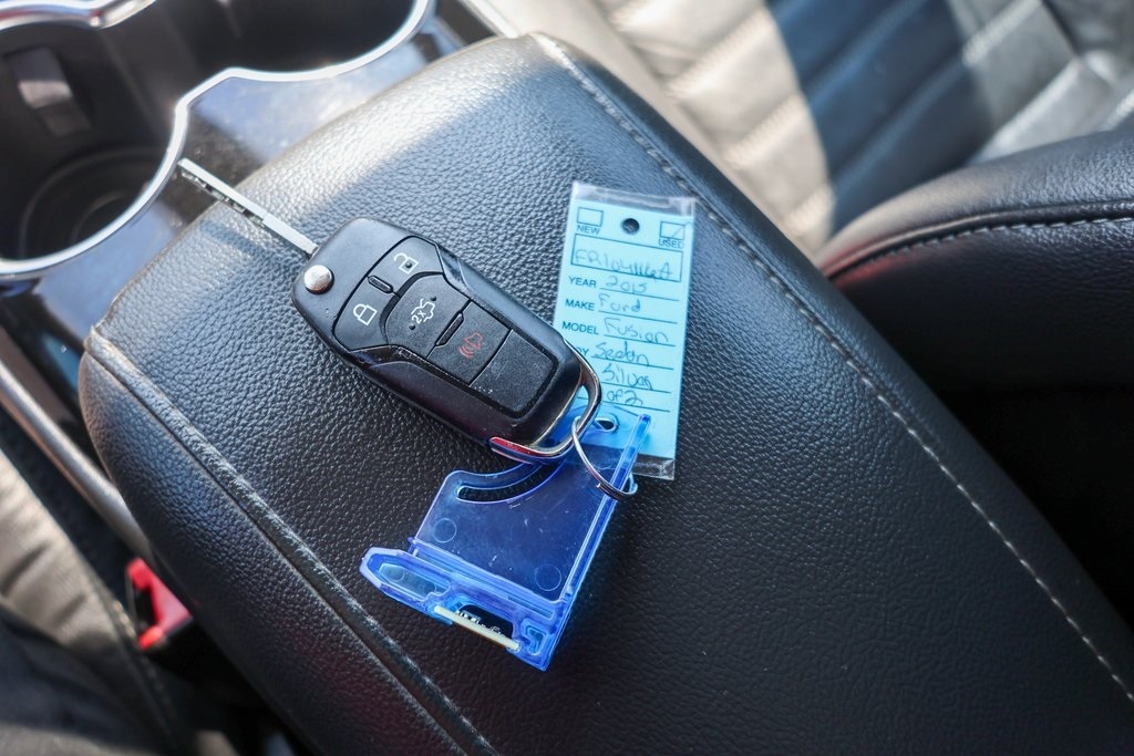 2015 Ford Fusion SE photo 23