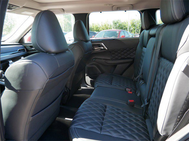 2025 Mitsubishi Outlander PHEV SEL photo 5
