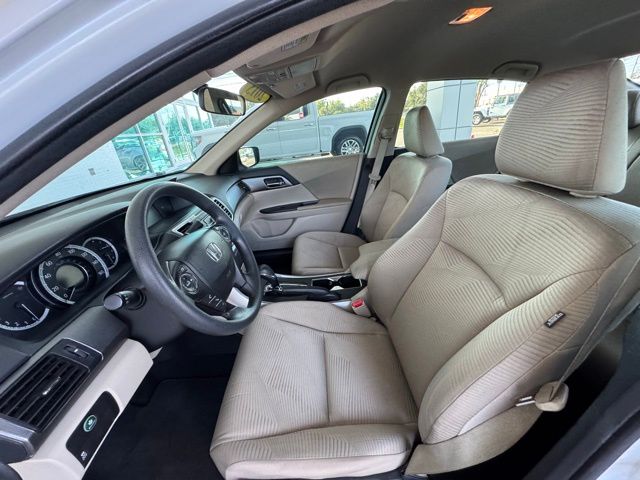 2015 Honda Accord LX photo 9