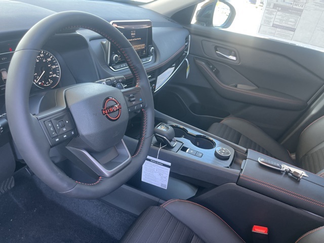 2026 Nissan Rogue SV photo 4