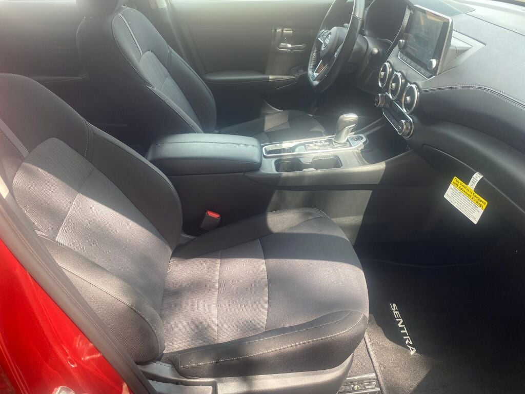 2025 Nissan Sentra SV photo 19