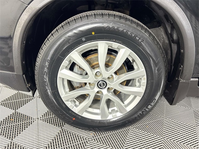 2019 Nissan Rogue SV photo 26