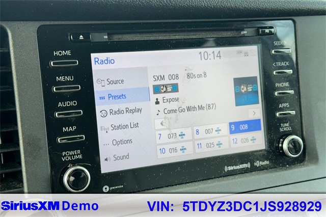 2018 Toyota Sienna XLE photo 29