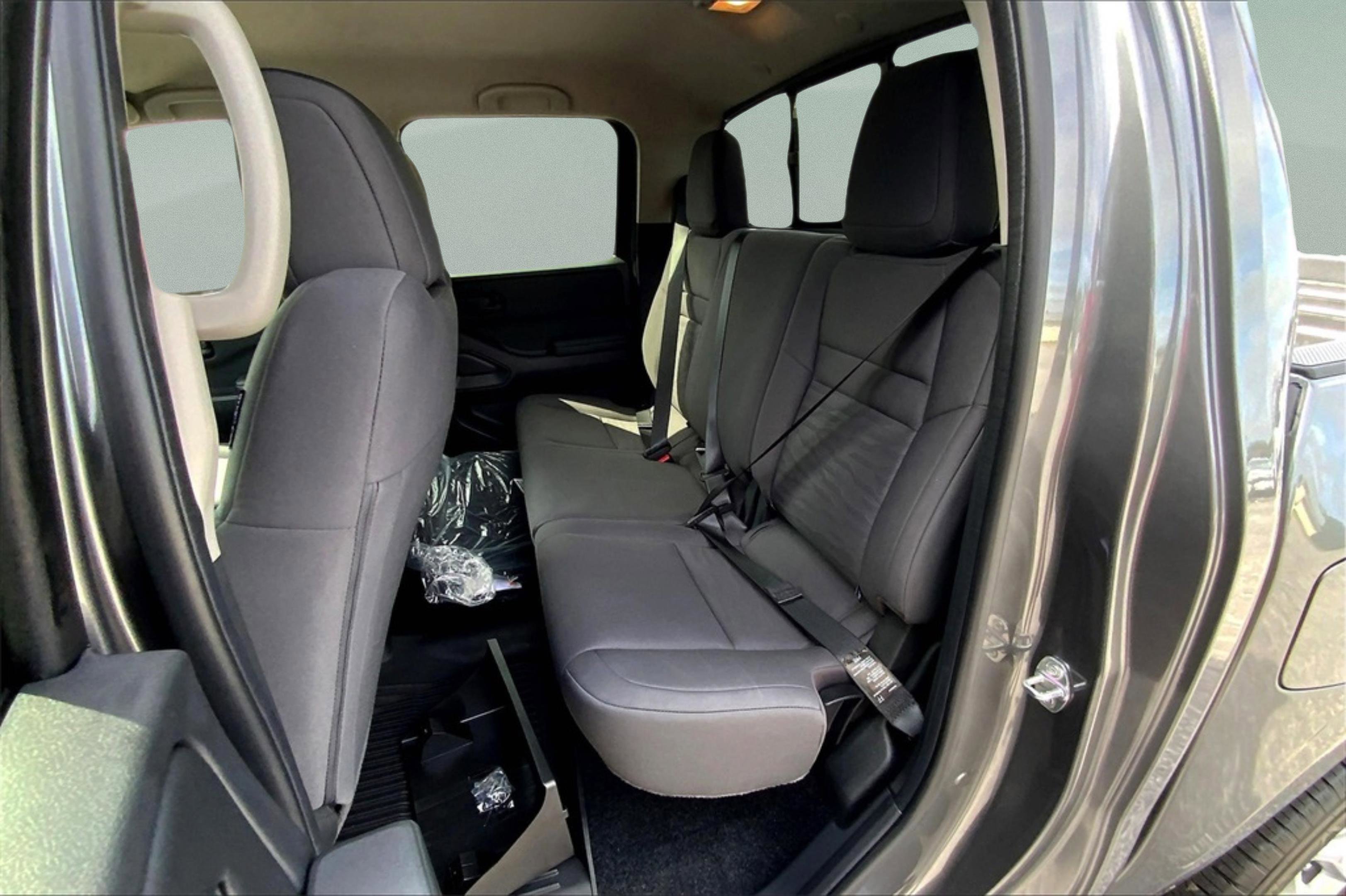 2025 Nissan Frontier S photo 9