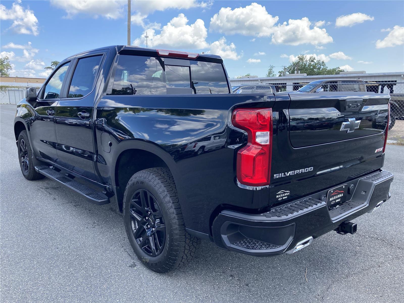 2026 Chevrolet Silverado 1500 RST photo 4