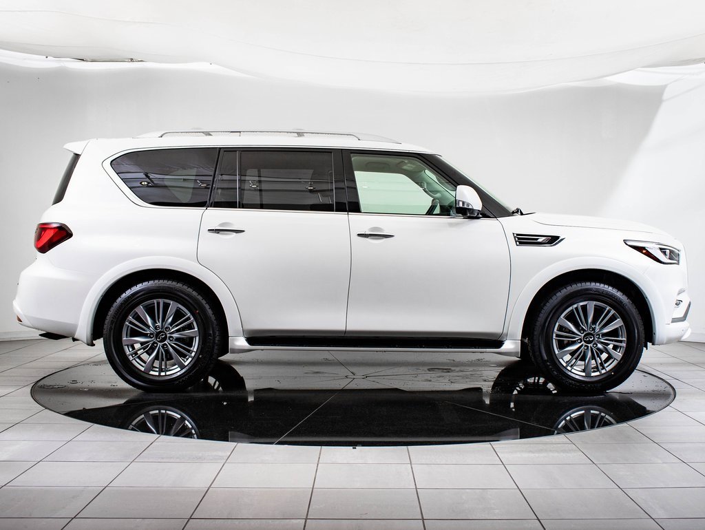 2021 Infiniti QX80 Luxe photo 11