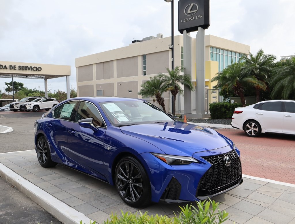 2025 Lexus IS 300 F SPORT photo 3