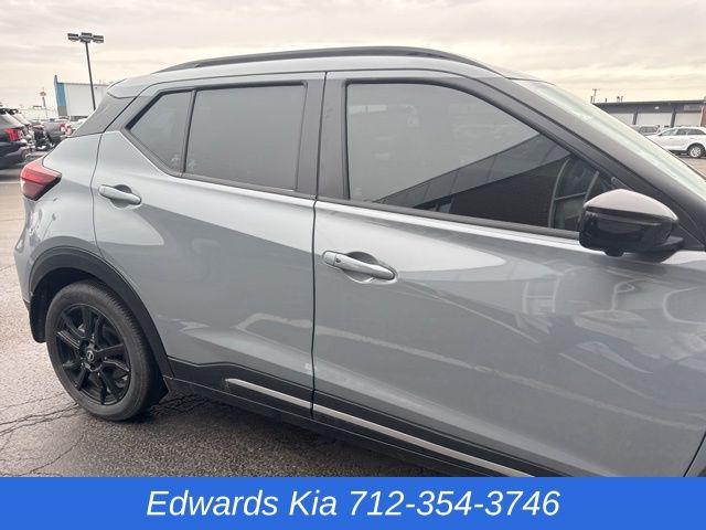 2024 Nissan Kicks SR photo 4