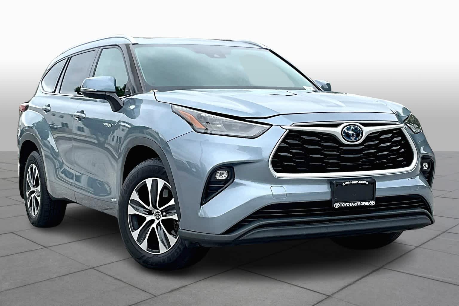 2020 Toyota Highlander Hybrid XLE photo 2