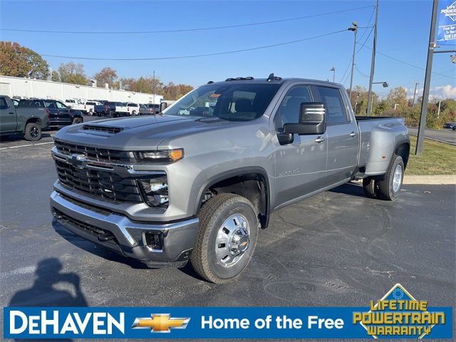 2026 Chevrolet Silverado 3500HD LT photo 4