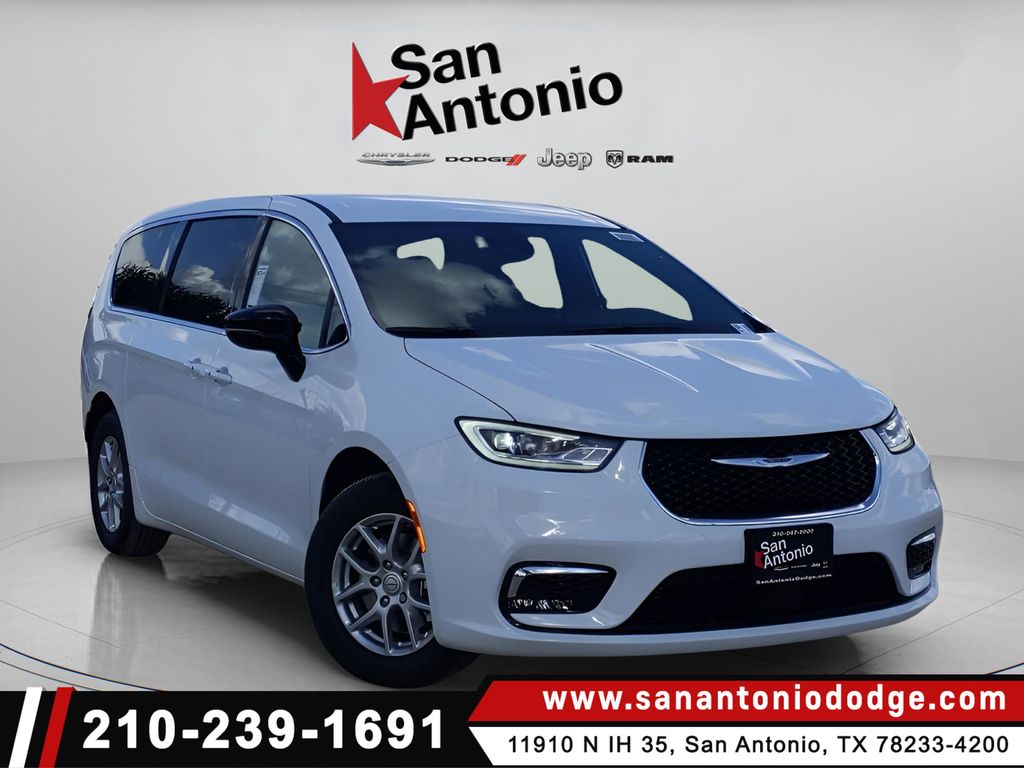 2026 Chrysler Pacifica Select's photo