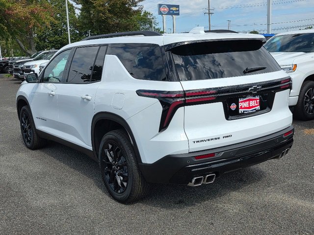 2025 Chevrolet Traverse photo 7