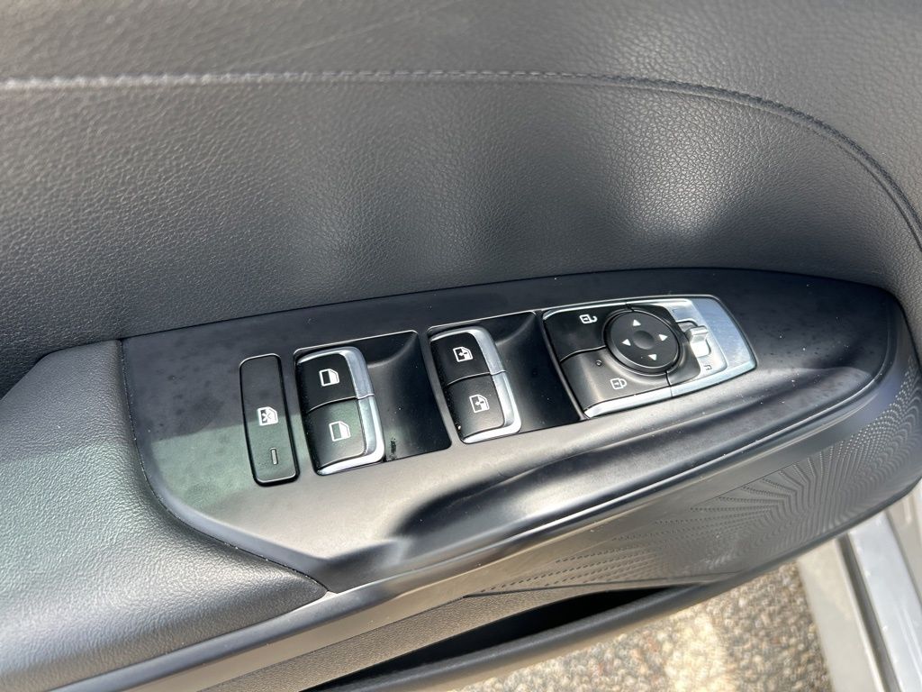 2022 Kia K5 GT-Line photo 13