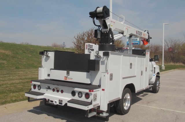 2024 Chevrolet Silverado 6500HD Work Truck photo 3