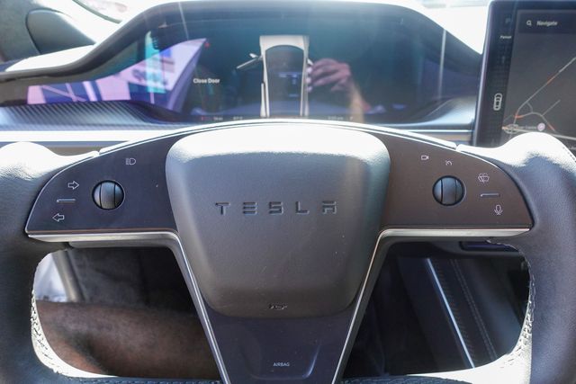 2023 Tesla Model S Plaid photo 13
