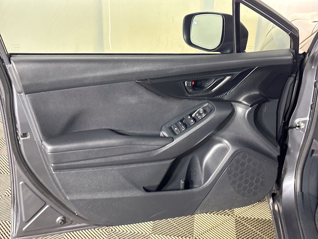 2019 Subaru Impreza 2.0i Premium photo 10