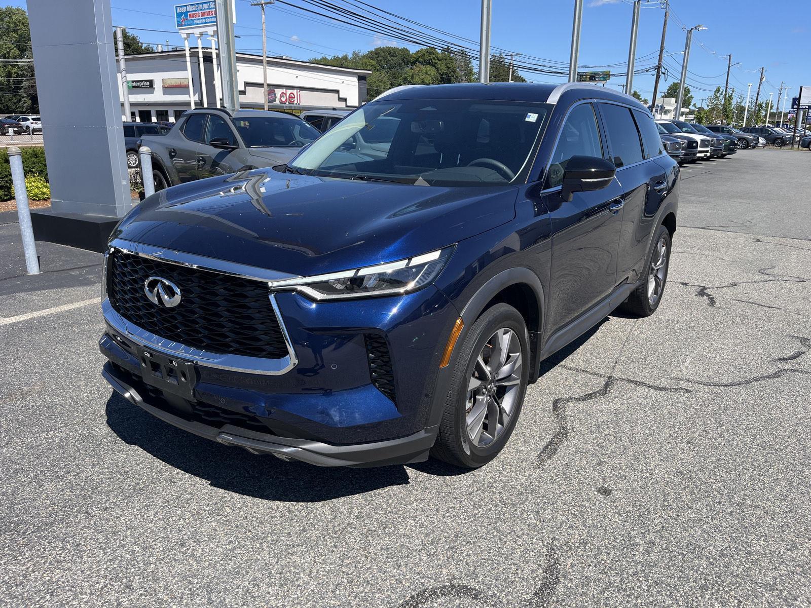 2022 Infiniti QX60 Luxe photo 3