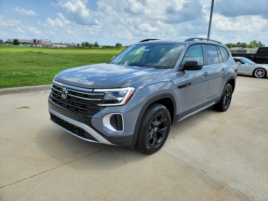 2025 Volkswagen Atlas Peak Edition SE photo 6