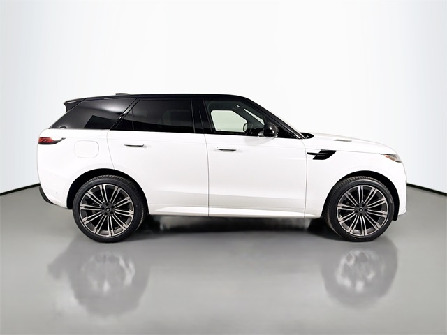 2025 Land Rover Range Rover Sport SE photo 4