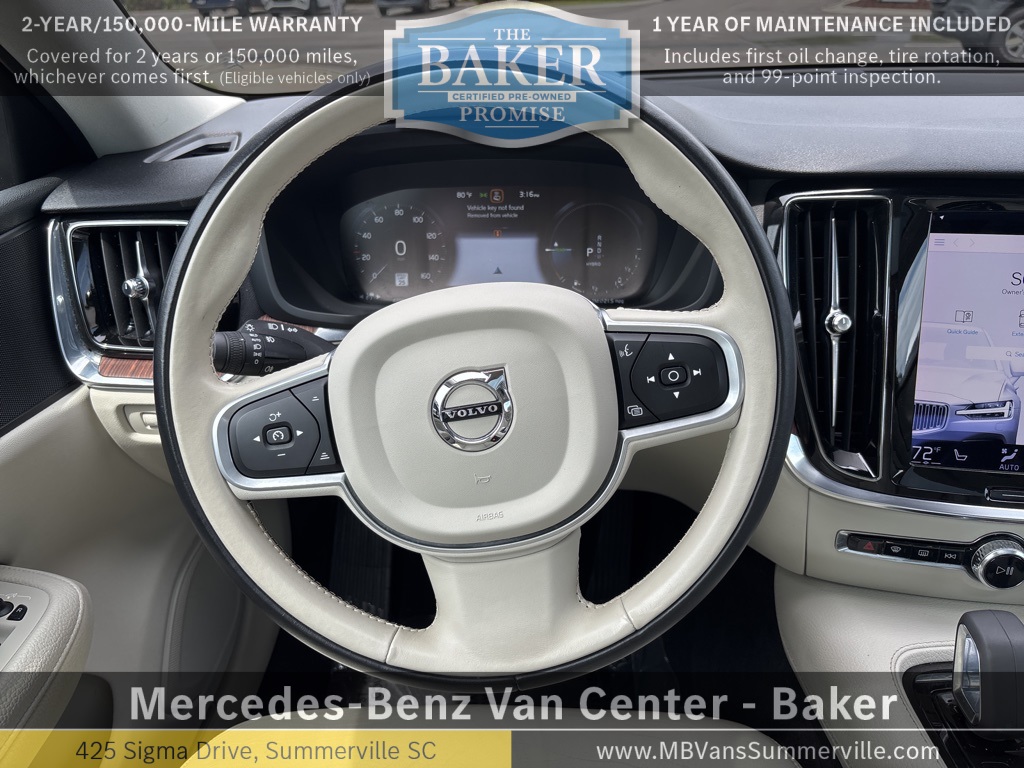 2022 Volvo S60 Recharge T8 R-Design Expression photo 28