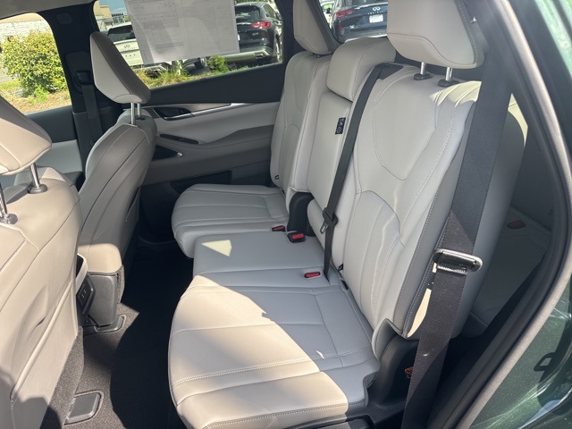 2026 Infiniti QX60 Luxe AWD photo 7