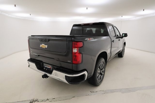 2022 Chevrolet Silverado 1500 LT photo 3