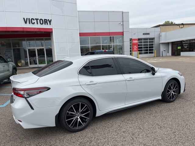 2024 Toyota Camry SE photo 4