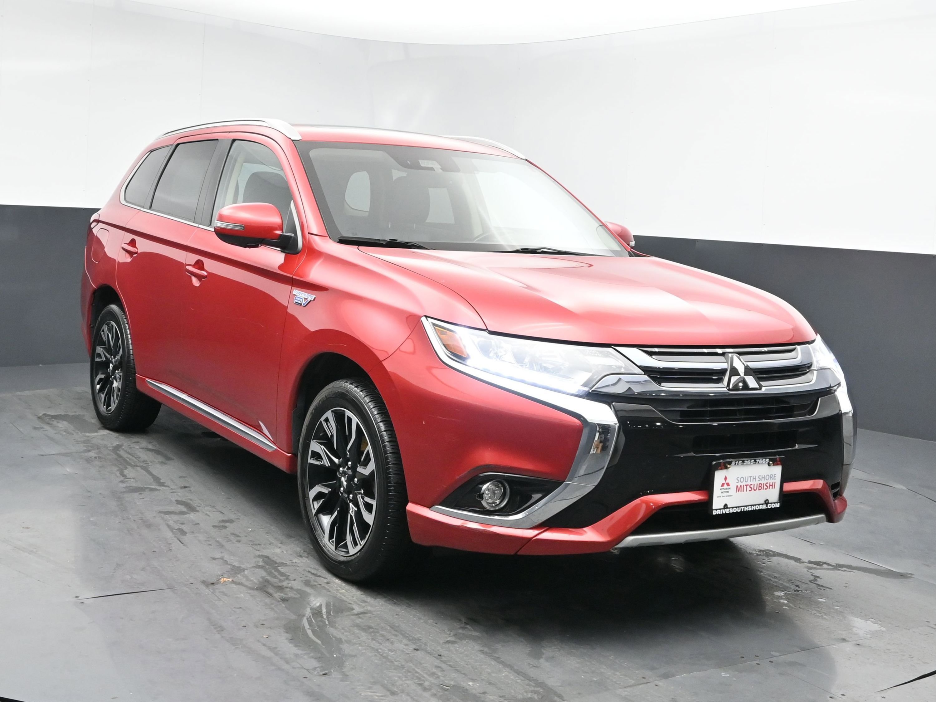 2018 Mitsubishi Outlander PHEV GT photo 2