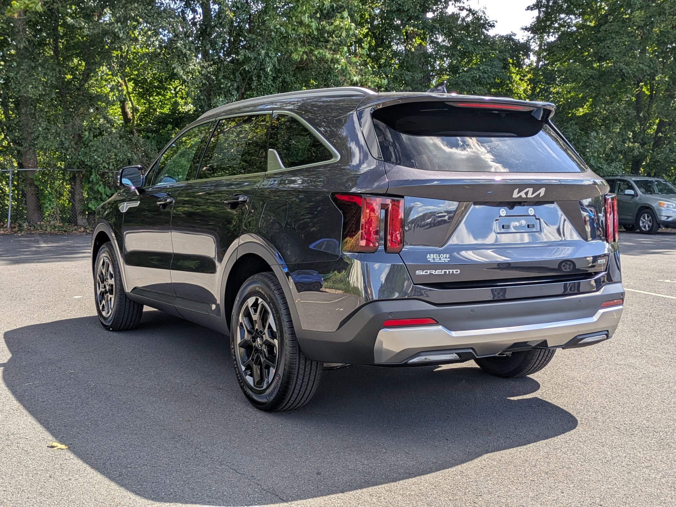 2026 Kia Sorento S photo 3