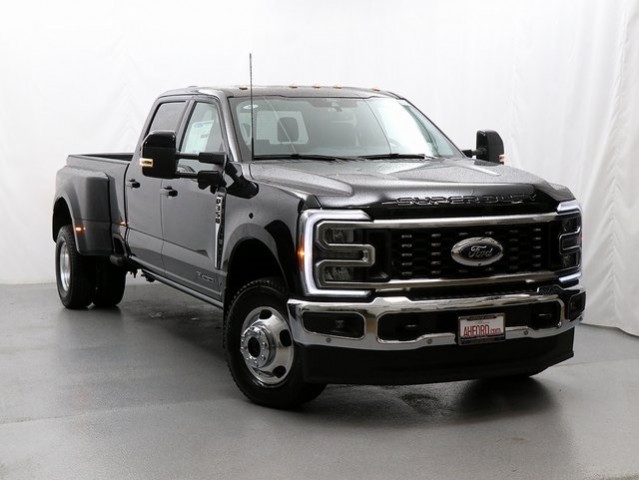 2025 Ford Super Duty F-350® Lariat®