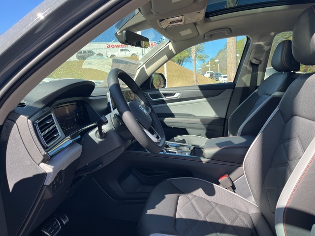 2025 Volkswagen Atlas Peak Edition SE photo 7