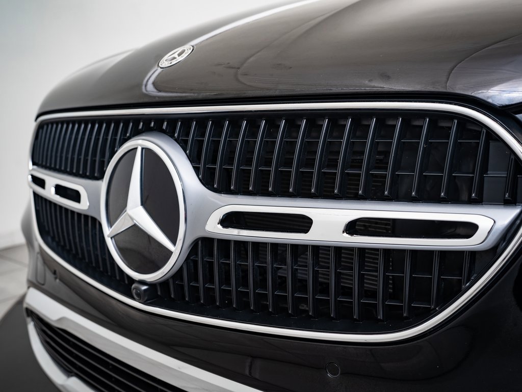 2024 Mercedes Benz GLC 300 4MATIC photo 3