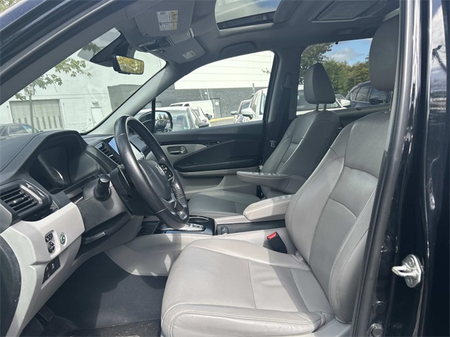 2019 Honda Pilot Elite photo 3