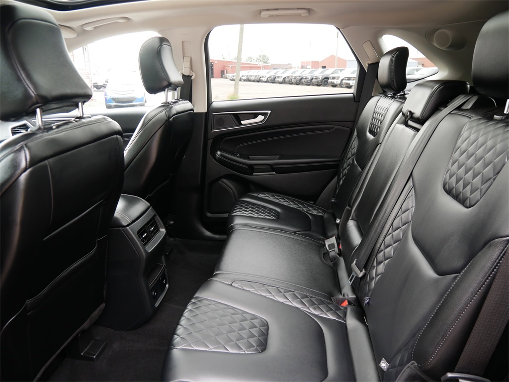 2023 Ford Edge Titanium photo 11