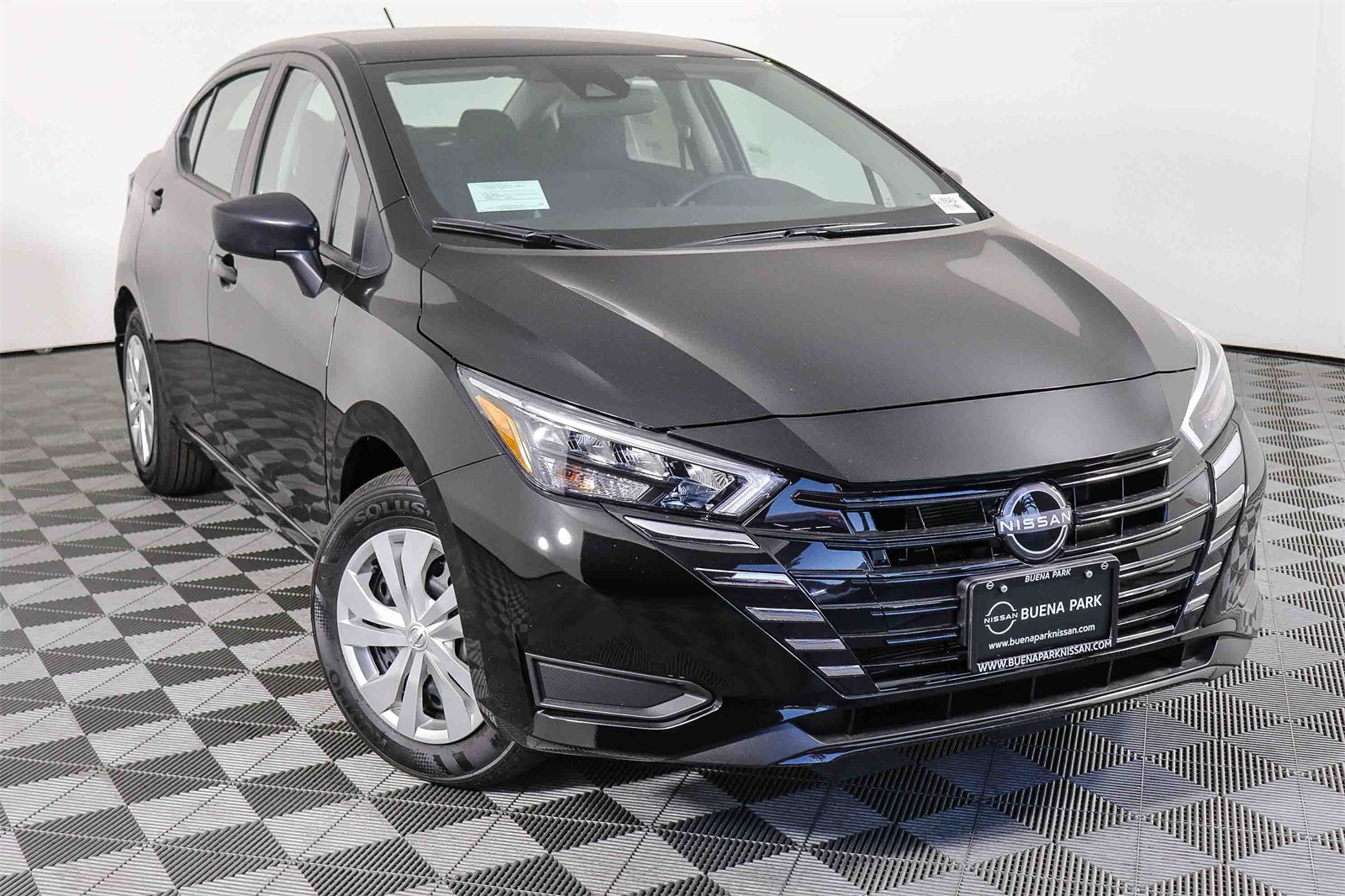 2025 Nissan Versa Sedan S's photo