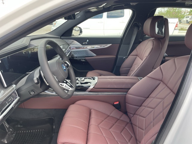 2026 Bmw 750e photo 15