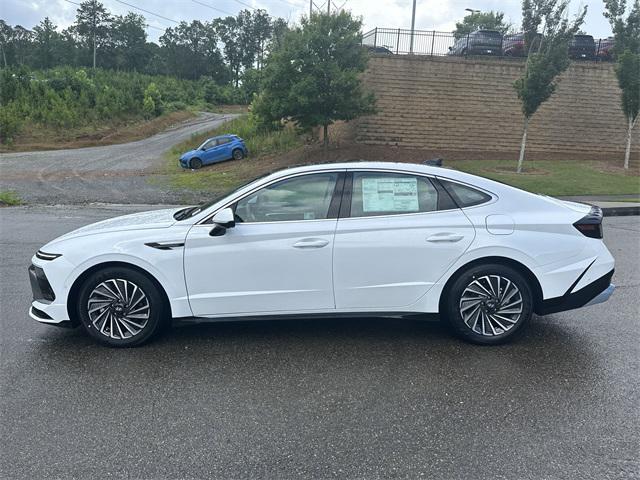 2025 Hyundai Sonata Hybrid Limited photo 2