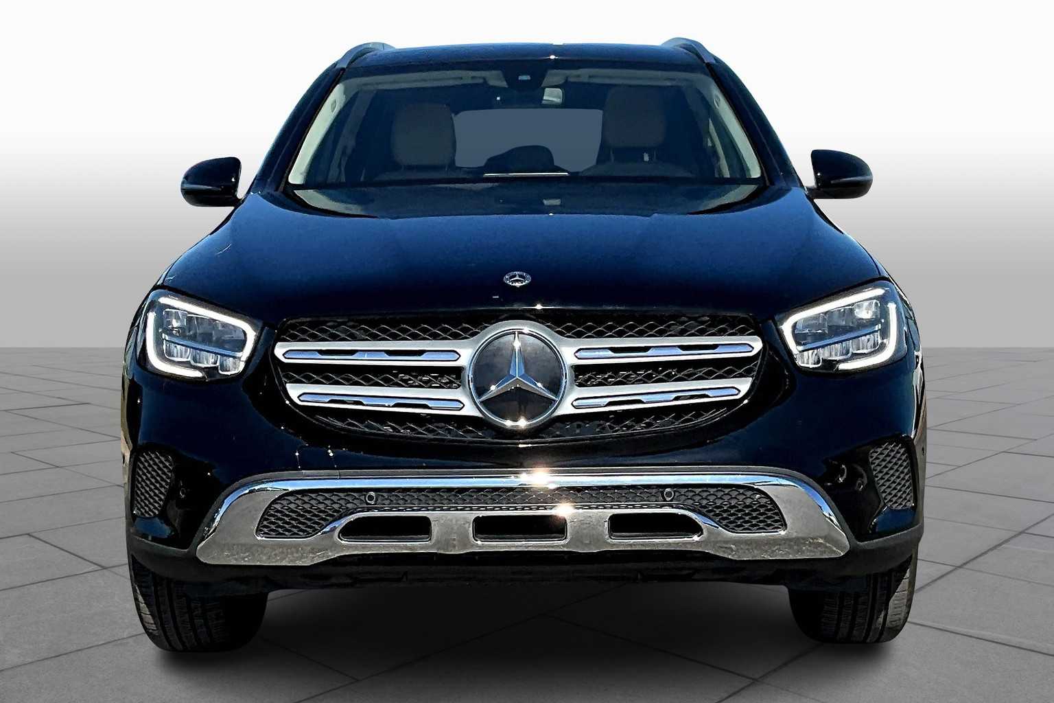 2021 Mercedes Benz GLC 300 photo 3