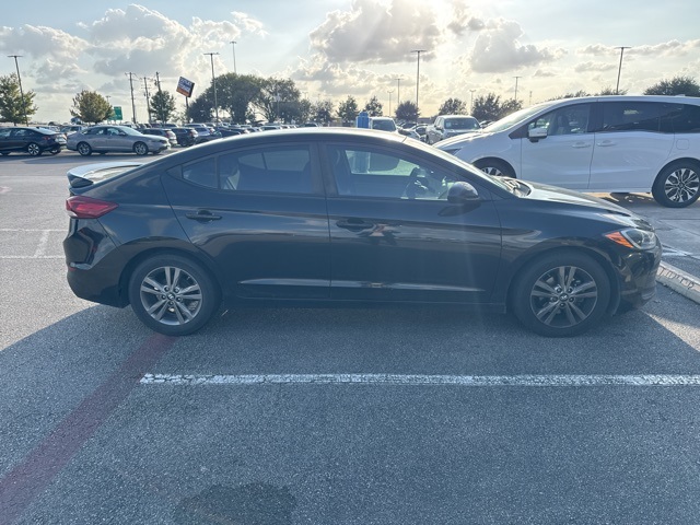 2017 Hyundai Elantra SE photo 3