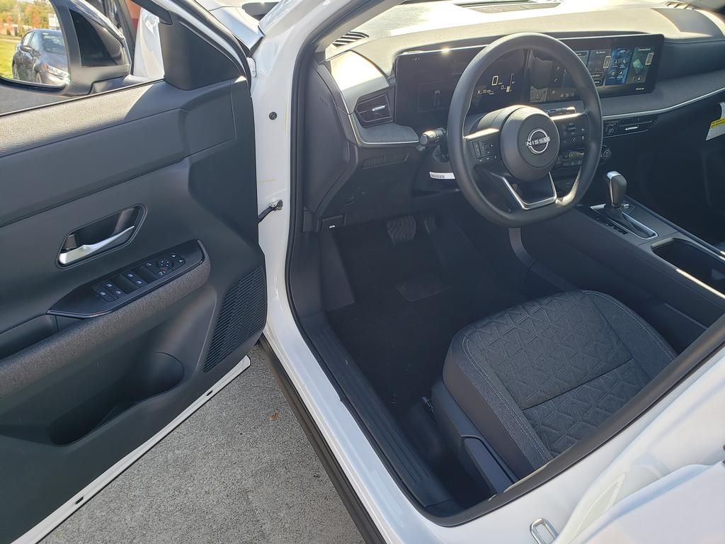 2026 Nissan Kicks SV photo 4