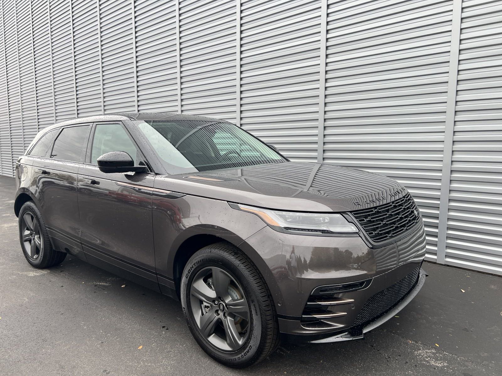 2025 Land Rover Range Rover Velar SE photo 7