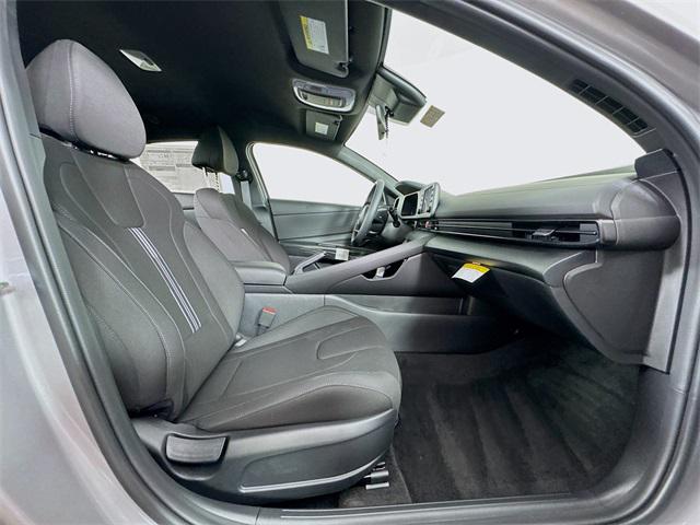 2025 Hyundai Elantra SEL Sport photo 33