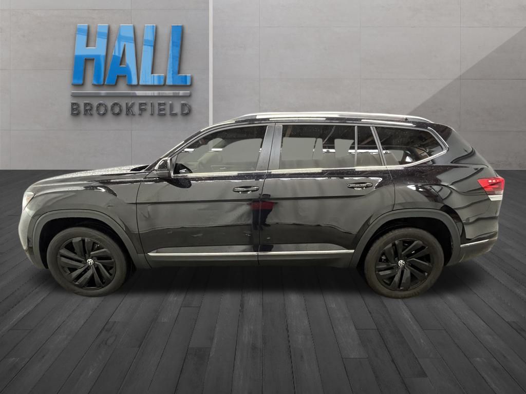 2023 Volkswagen Atlas SEL photo 2