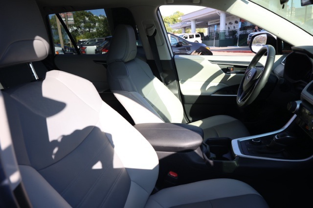 2021 Toyota RAV4 Hybrid XLE Premium photo 19