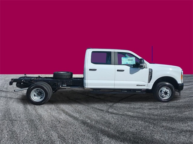 2026 Ford F-350 photo 3