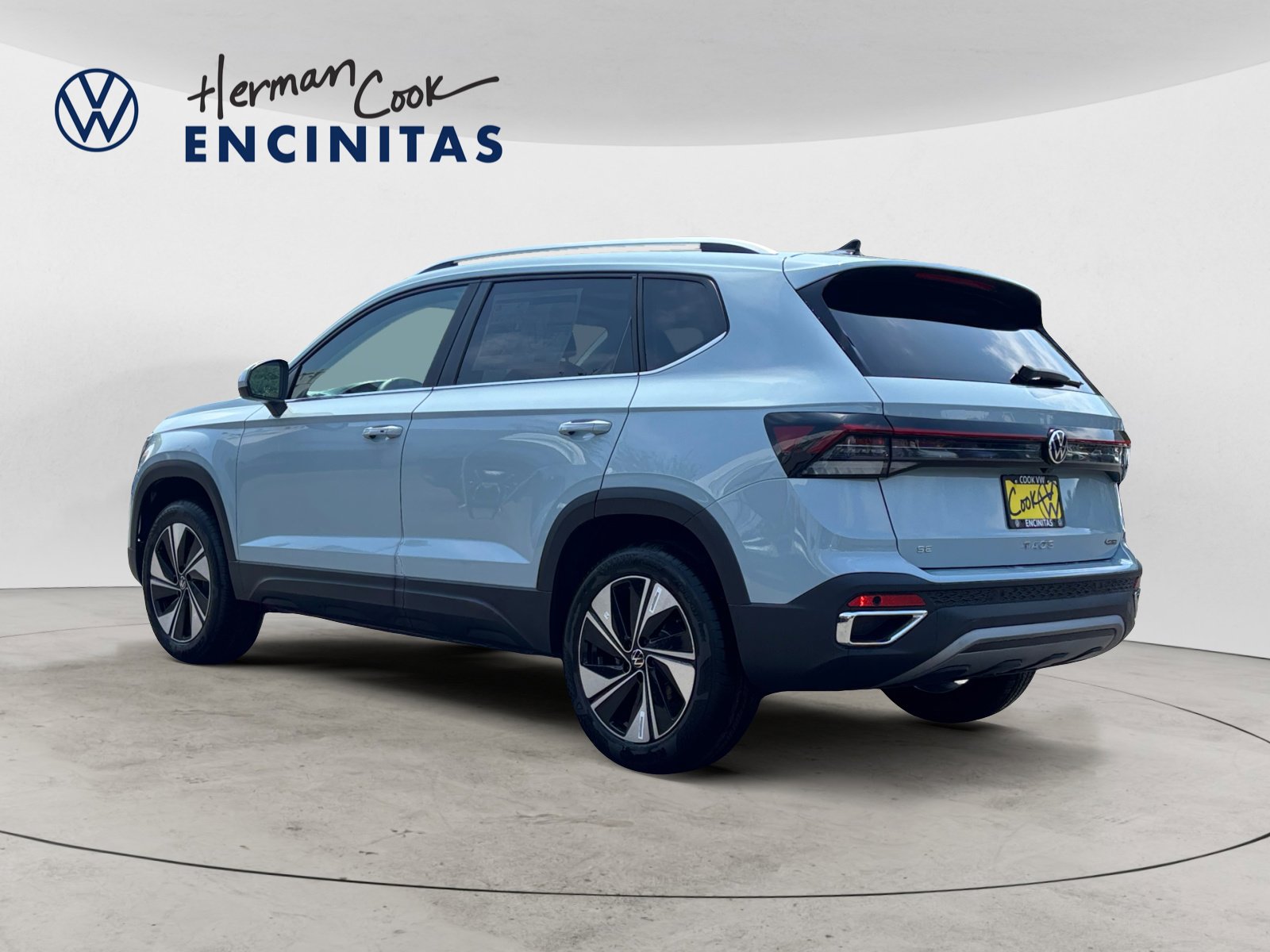 2025 Volkswagen Taos SE photo 3
